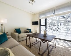 Best Location Santa Cruz Quarter 2 BD Apartment With Private Terrace. Mateos Gago Terrace Oda Düzeni