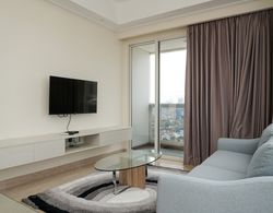 Best Price and Comfortable 2BR Apartment at Menteng Park Oda Düzeni