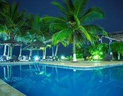 Best Western Plus Accra Beach Hotel Havuz