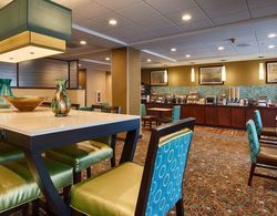 BEST WESTERN Plus Harrisburg East Inn & Suites Yeme / İçme