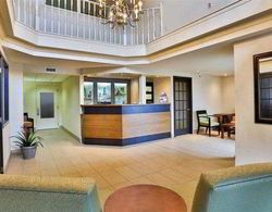 Best Western Plus Mont-Laurier Genel