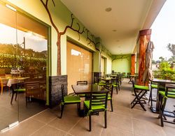 Best Western Premier Garden Hotel Entebbe Yeme / İçme