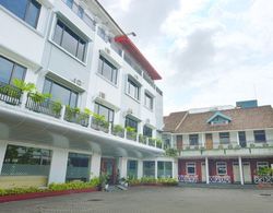 Hotel Bhinneka Dış Mekan