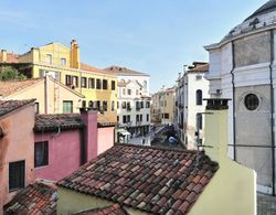 Biamadlene in Venice Oda