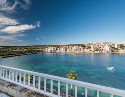 Blue Harbour 4 Seafront apartment by Getaways Malta Oda Manzaraları