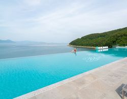 Blue Mango Pool Villa & Resort Havuz