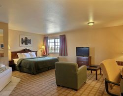 Boarders Inn & Suites by Cobblestone Hotels Genel