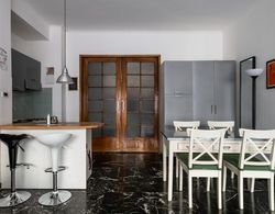Boldrini Apartment With Balcony by Wonderful Italy Oda