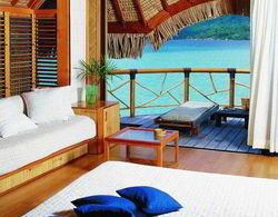 Bora Bora Pearl Beach Resort  Oda
