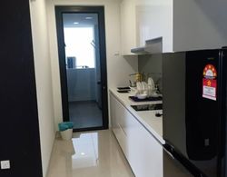 BORA Hotel Apartment - Danga Bay Mutfak