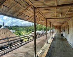 Borneo Tribal Village Dış Mekan