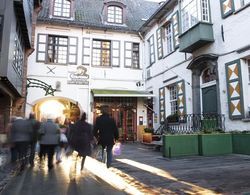 Bourgoensch Hof Hotel Genel