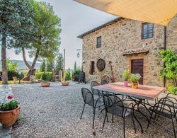 Boutique Villa in Montalcino With Private Pool Oda Düzeni