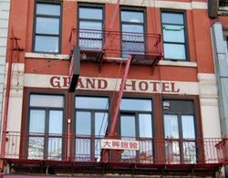 Bowery Grand Hotel Genel