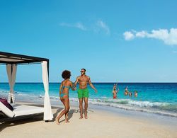 Breathless Riviera Cancun Resort Plaj