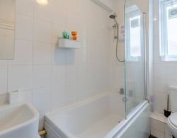 Bright 1 Bedroom Apartment in Between Fulham and Chelsea Banyo Tipleri