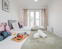 Bright and Cozy 2-bed Apartment in Dagenham Dış Mekan