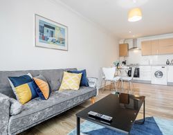 Bright and Cozy 2-bed Apartment in Dagenham Oda Düzeni