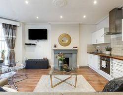 Bright and Modern 2 Bedroom Apartment in Earl's Court Oda Düzeni