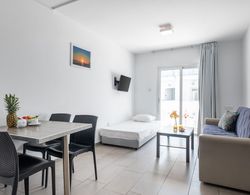 Bright, Charming, and Well-planned Vacation Flat for a Small Family All Yours İç Mekan