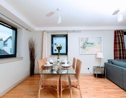 Bright, Modern Apartment - Royal Mile Mutfak