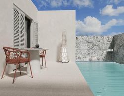 Brilliance Suites with private pool Oda Düzeni