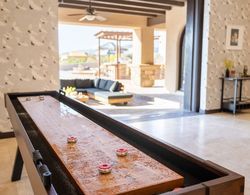 Bronco by Avantstay Incredible Views w/ Pool, Hot Tub, Outdoor Kitchen, Game Room & Movie Room! İç Mekan