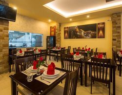 Bucintoro Restaurant Guesthouse Belvedere - Central Double Room With Ac Wifi Yerinde Yemek