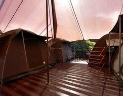 Budget Tented Village at Urban Glamping Dış Mekan