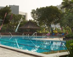 Bumi Surabaya City Resort Havuz