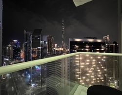Burj Khalifa Canal View Fully Furnished Studio At Damac Prive Dış Mekan