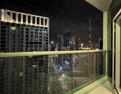 Burj Khalifa Canal View Fully Furnished Studio At Damac Prive Konum Öne Çıkanlar