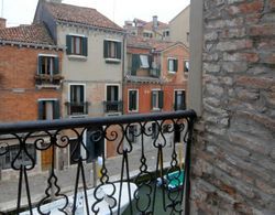 Ca Dell Artista With Balcony and Terrace Oda