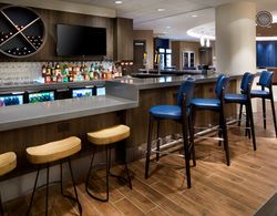 Cambria hotel & suites DurhamDuke University Medi Bar