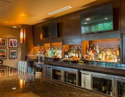Cambria Hotel & Suites PlanoFrisco Bar