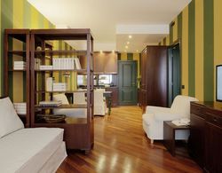 Camperio House Suites & Apartments Lobi