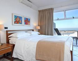 Camps Bay Holiday Apartment With Sea Views and Private Pool CBT Suite Oda