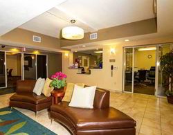 Candlewood Suites Fort Myers Lobi