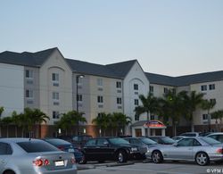 Candlewood Suites Fort Myers Sanibel Gateway Genel