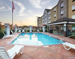 Candlewood Suites Fort Smith Havuz