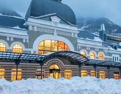 Canfranc Estación, A Royal Hideaway Hotel Dış Mekan