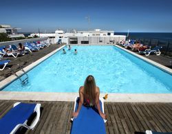 Carvi Beach Hotel Havuz