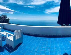 Casa Le Tore Blu With Jacuzzi Sea View and Garden Oda