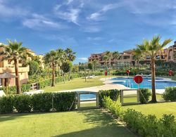 Casares Beach Golf Apartment With Private Garden and Pool Access Öne Çıkan Resim