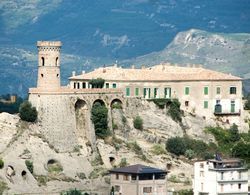 Castello Di Caccuri Suites Dış Mekan