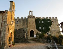 Castello di Cisterna Öne Çıkan Resim