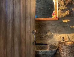 Cave house Lagada west mani greece Banyo Tipleri