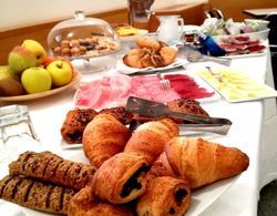 Hotel Cavour et des Officiers Kahvaltı