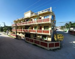 Caye Caulker Plaza Hotel Dış Mekan