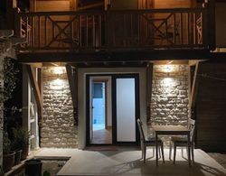 Cedar 1-bed House With Stunning Views Dış Mekan